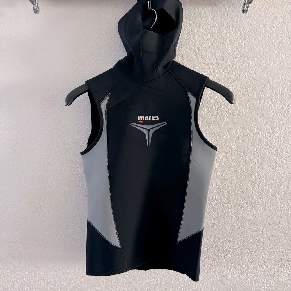 Mares Women’s 3mm Neoprene Hooded Core Vest